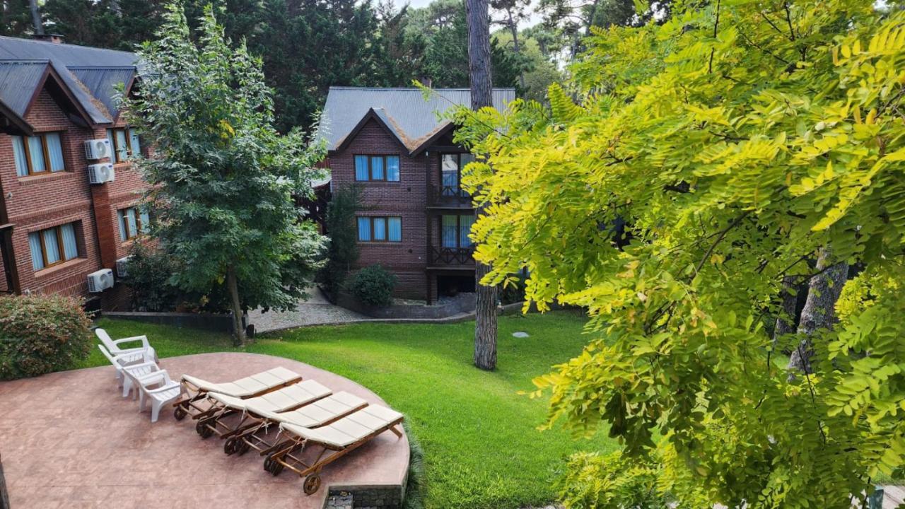 Refugio Del Bosque Villa Carilo Bagian luar foto