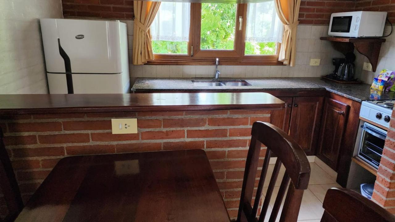 Refugio Del Bosque Villa Carilo Bagian luar foto