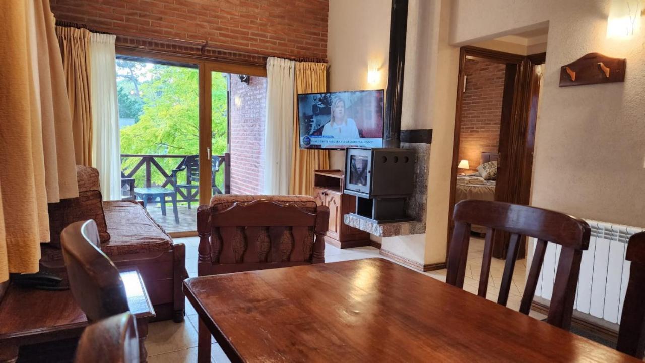 Refugio Del Bosque Villa Carilo Bagian luar foto