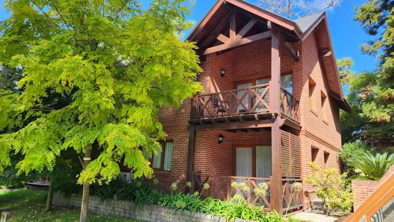 Refugio Del Bosque Villa Carilo Bagian luar foto