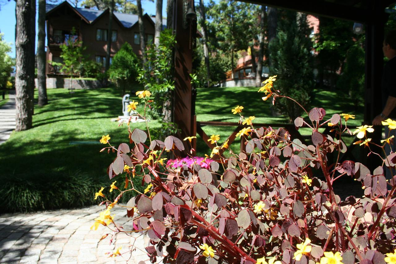 Refugio Del Bosque Villa Carilo Bagian luar foto