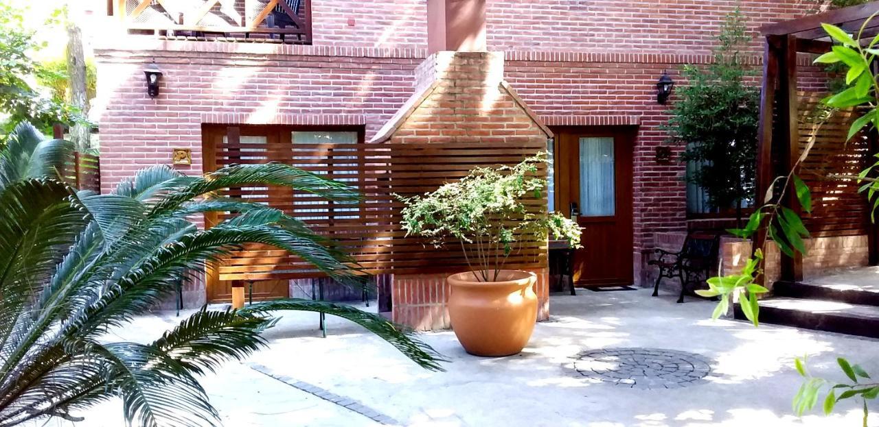 Refugio Del Bosque Villa Carilo Bagian luar foto