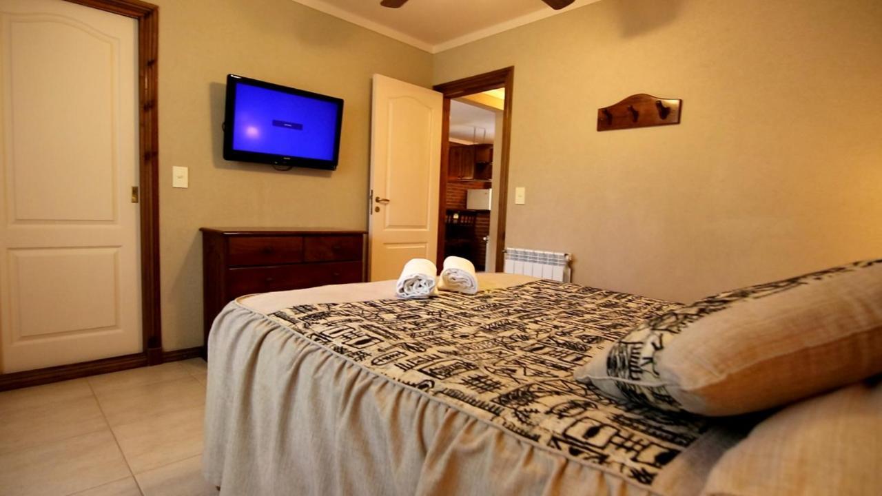 Refugio Del Bosque Villa Carilo Bagian luar foto