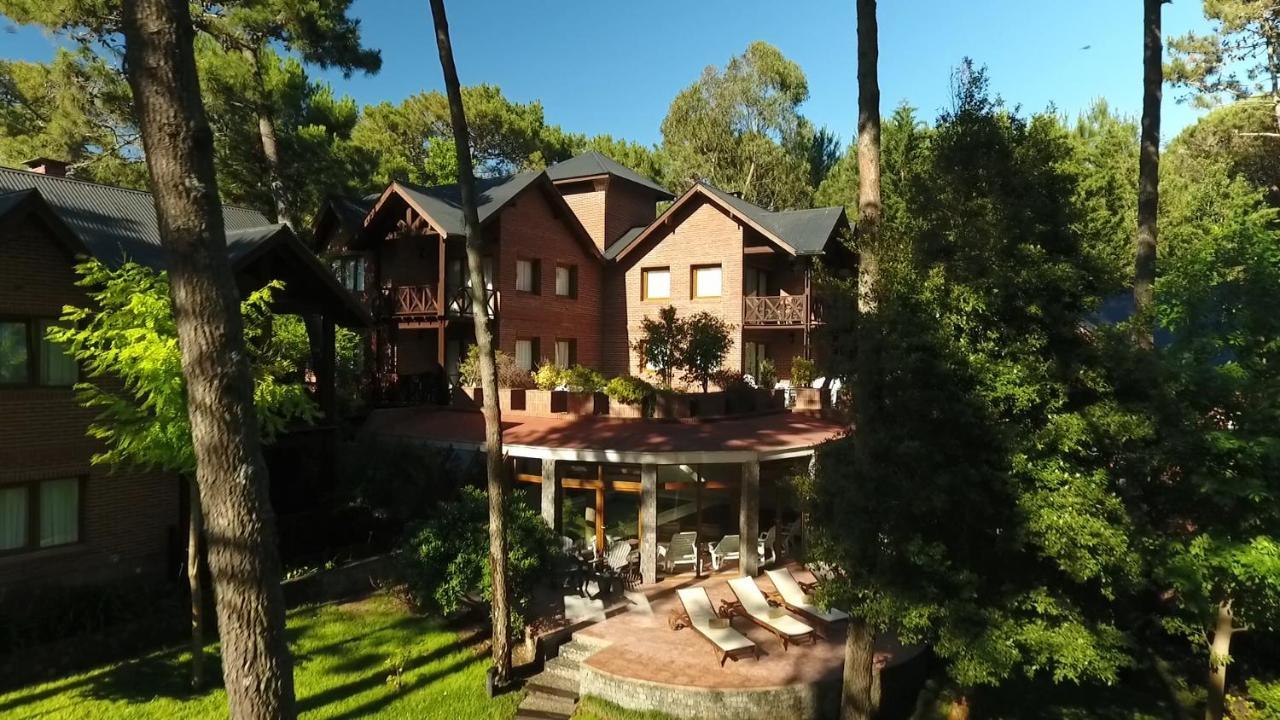 Refugio Del Bosque Villa Carilo Bagian luar foto